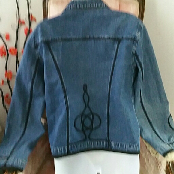 Jean jacket - Picture 2 of 4